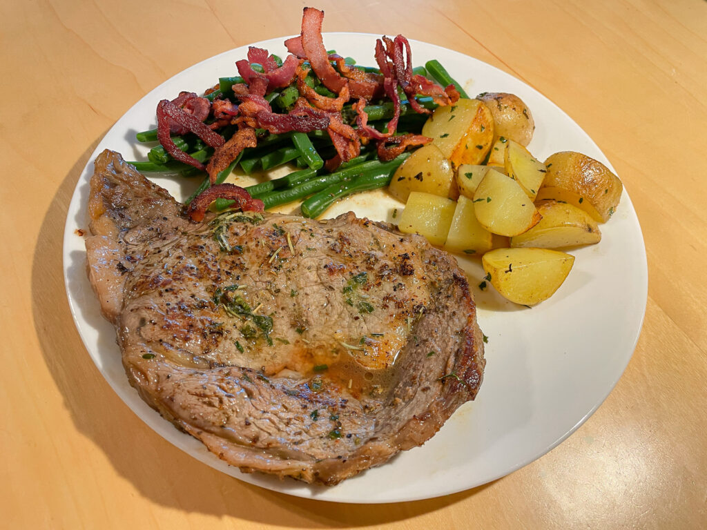 Steak and Potatoes with Green Beans