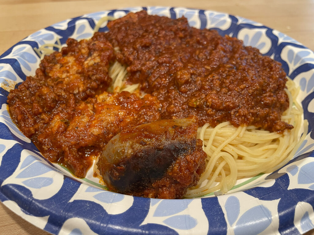 Spaghetti with sausage and chicken